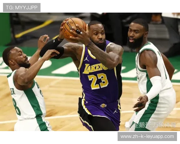 太阳边路传中造就关键补篮得分