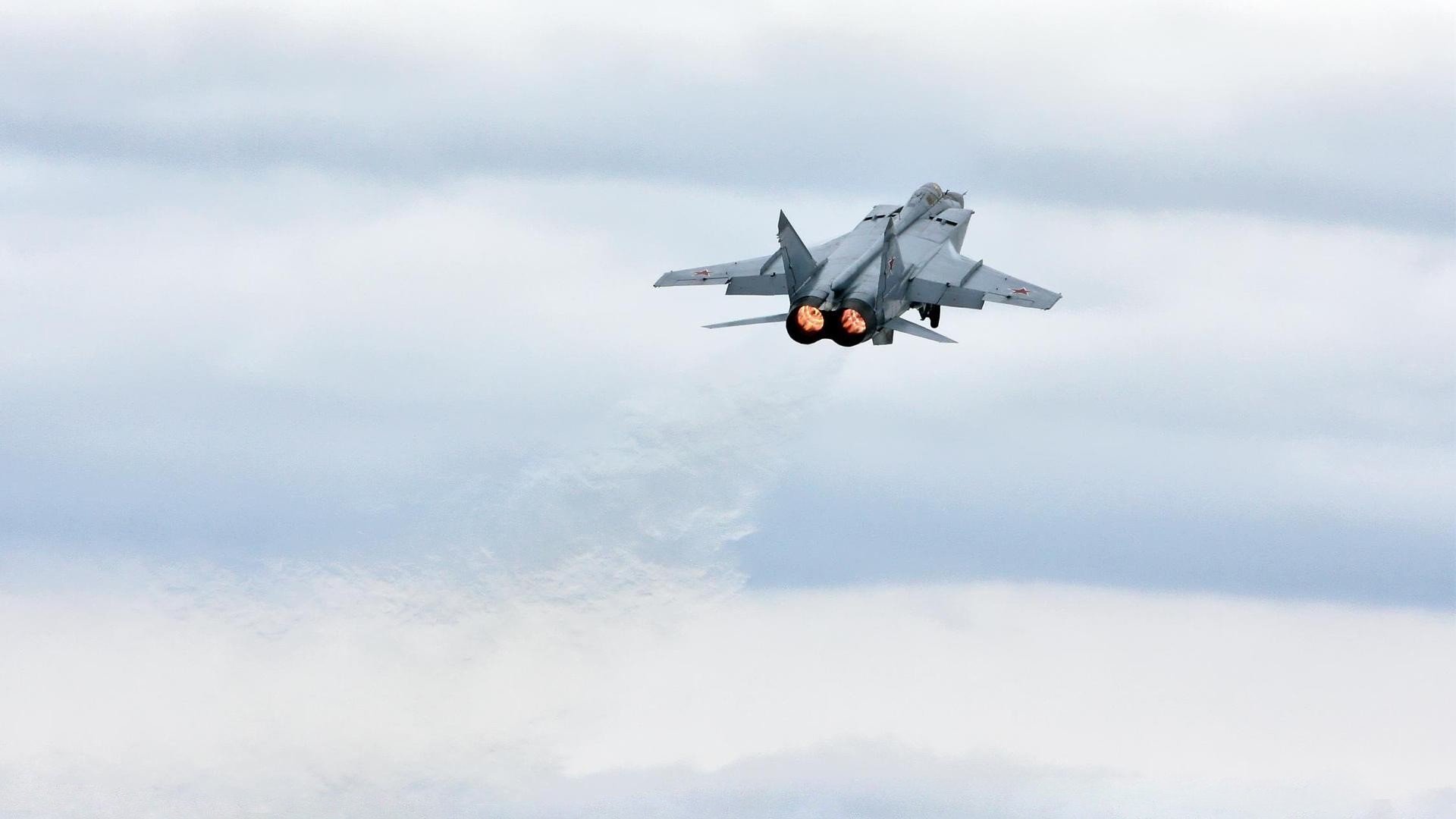 乐鱼体育App下载-拉恩：全黑队外线的“极速突袭者”，突破防线无往不利